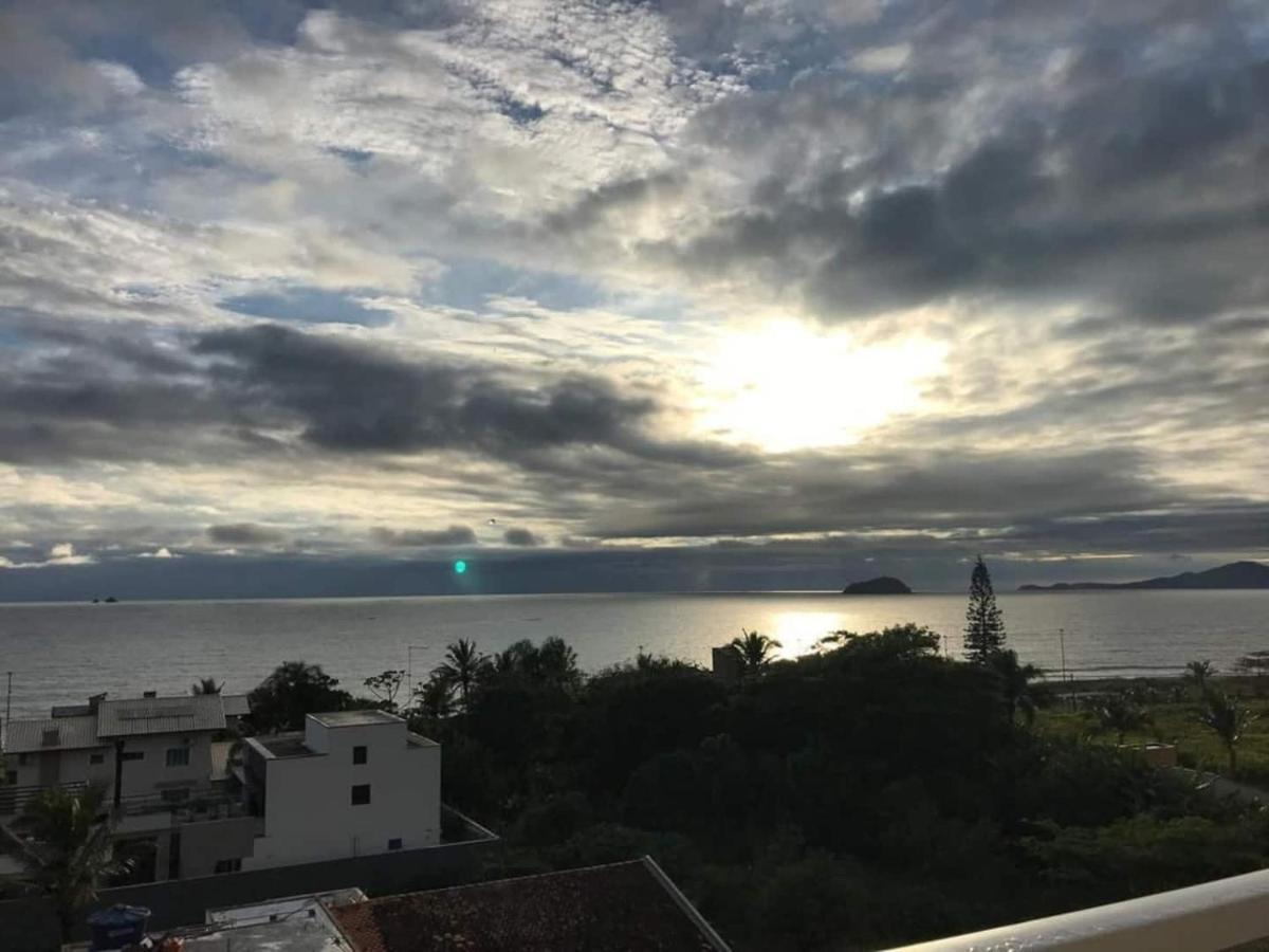 Aptos Em Home Club Frente Mar Com Area De Lazer Completa Penha  Exterior photo